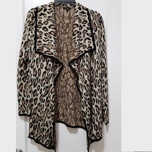 Gupio Animal print Knit cardigan.size s, NWOT.